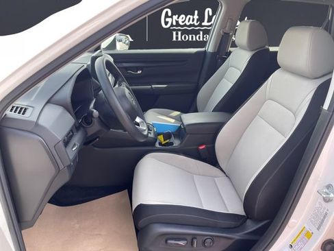 Certified 2025 Honda CR-V EX image 9