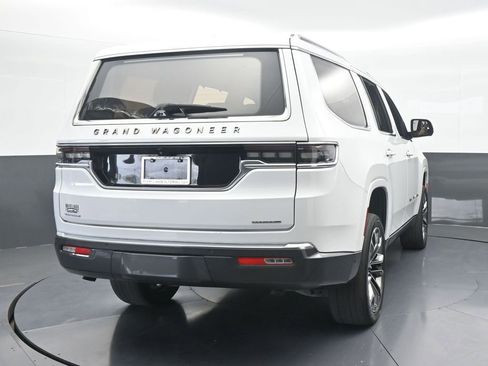 Used 2022 Jeep Grand Wagoneer Series III w/ Rear Seat Video Group 1 image 5
