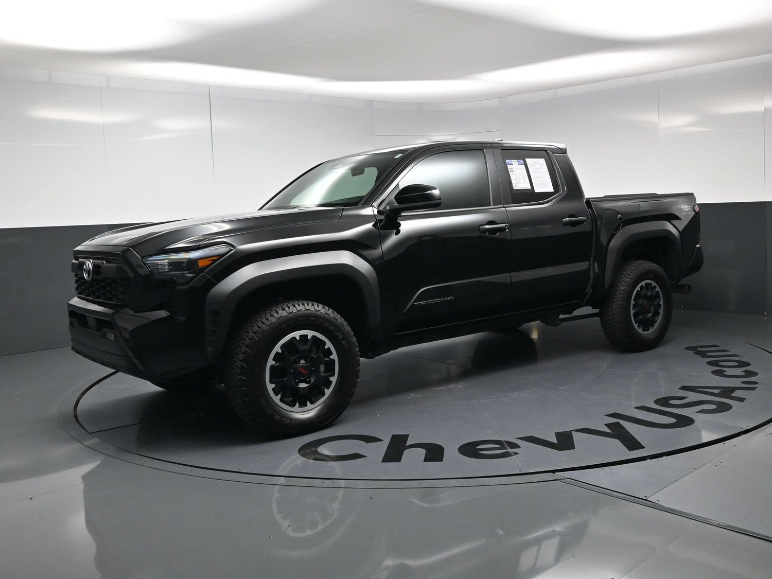 Used 2024 Toyota Tacoma TRD Off-Road AWD/4WD image 11