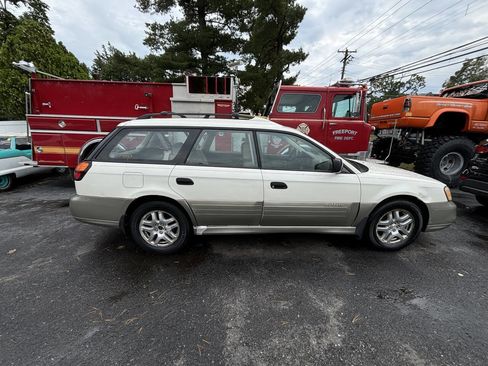 Used 2002 Subaru Outback Wagon image 3