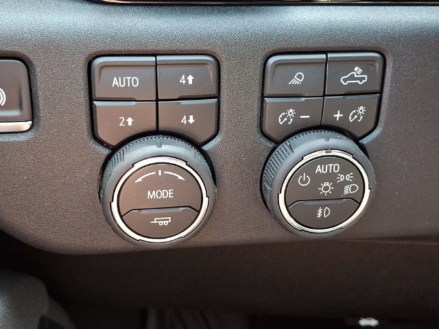 New 2026 Chevrolet Silverado 2500 High Country w/ High Country Premium Package AWD/4WD image 18