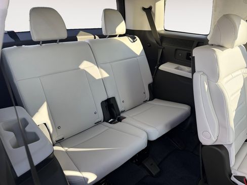 Used 2025 Hyundai Santa Fe Calligraphy image 19