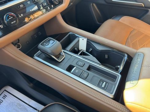 Used 2025 Nissan Pathfinder Platinum w/ Cargo Package image 24