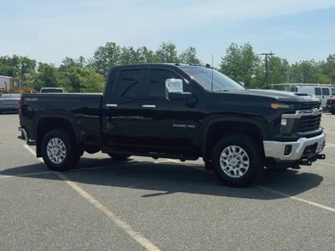 Used 2024 Chevrolet Silverado 2500 LT w/ Convenience Package AWD/4WD image 6