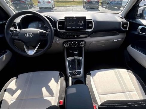 New 2025 Hyundai Venue SEL image 5