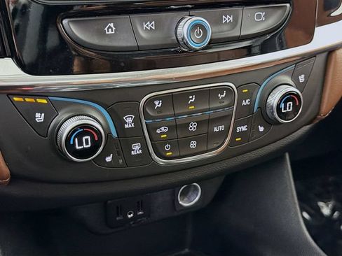 Used 2019 Chevrolet Traverse High Country AWD/4WD image 18