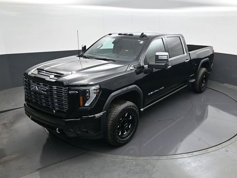 Used 2025 GMC Sierra 2500 Denali Ultimate image 13