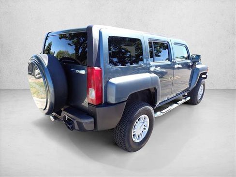 Used 2007 HUMMER H3 w/ Chrome Appearance Package AWD/4WD image 4