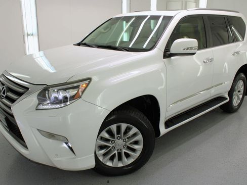 Used 2014 Lexus GX 460 w/ Premium Package AWD/4WD image 2
