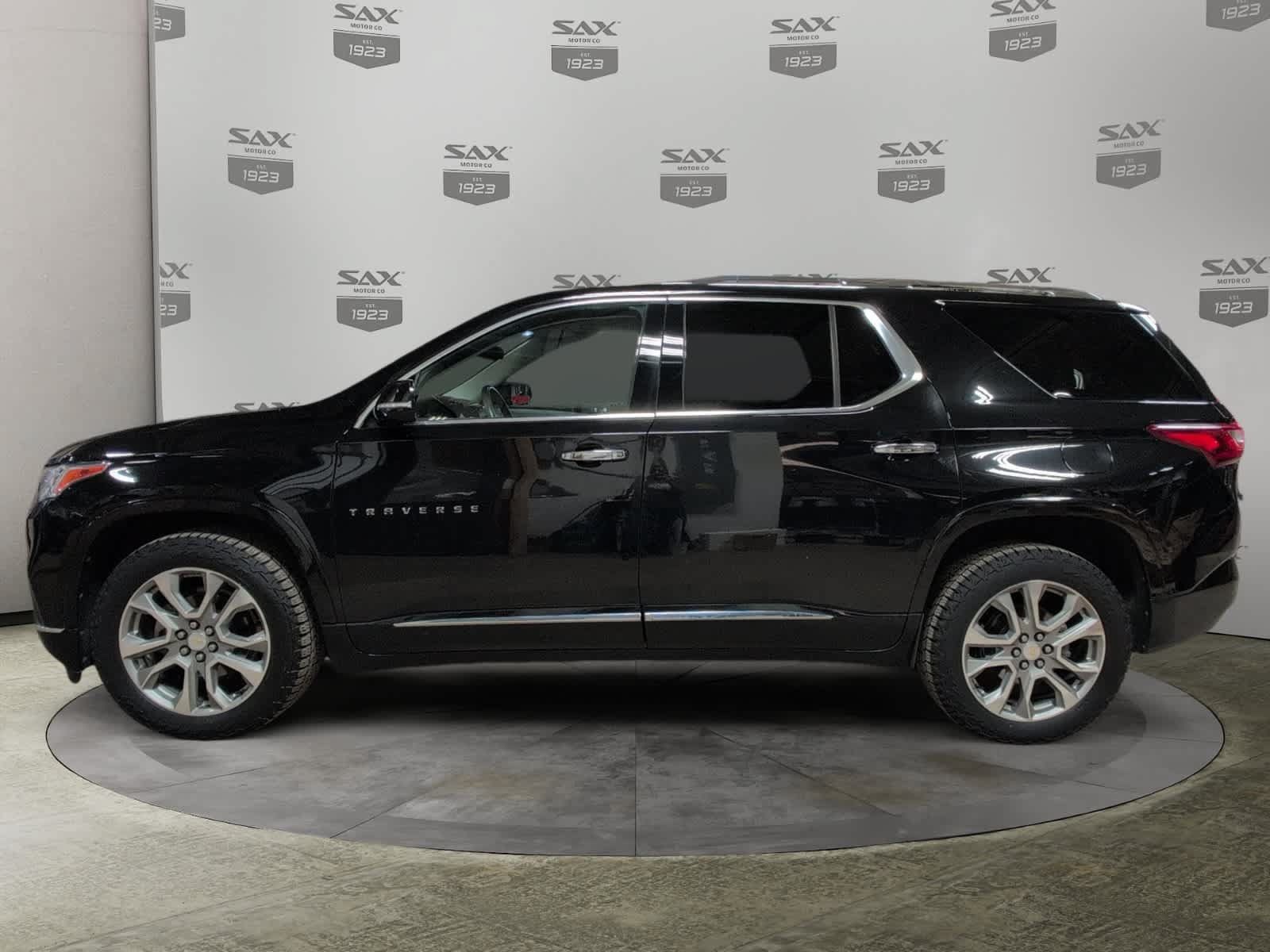 Used 2019 Chevrolet Traverse Premier AWD/4WD image 2