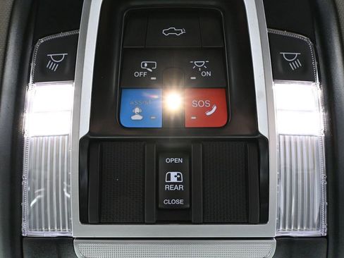 Used 2024 RAM 3500 Laramie image 38