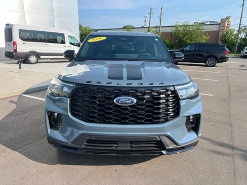 Used 2026 Ford Explorer ST-Line w/ ST-Line Street Pack AWD/4WD image 2