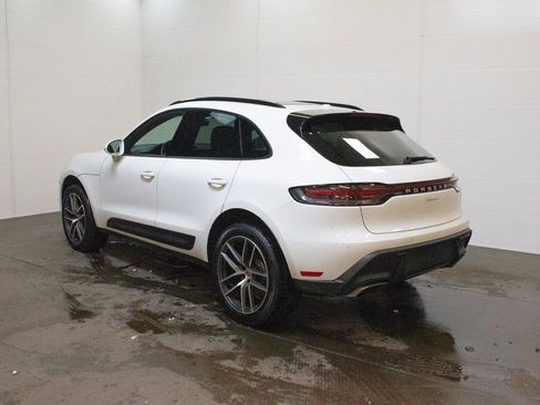 Certified 2025 Porsche Macan image 3