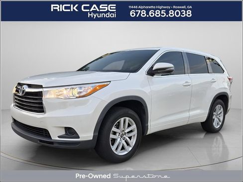Used 2016 Toyota Highlander LE FWD image 1