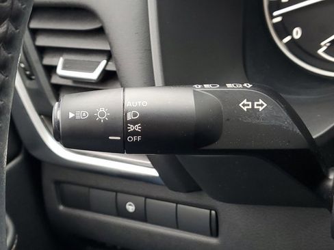 Certified 2023 Nissan Rogue SV w/ SV Premium B Package image 10