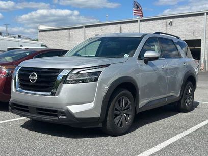 Certified 2025 Nissan Pathfinder SV