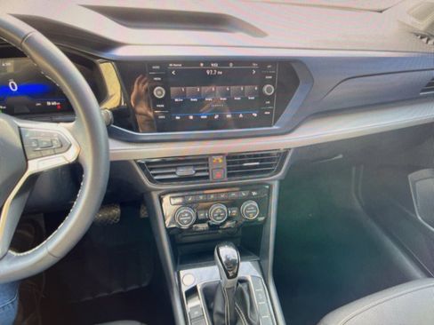 Used 2024 Volkswagen Taos SE image 59