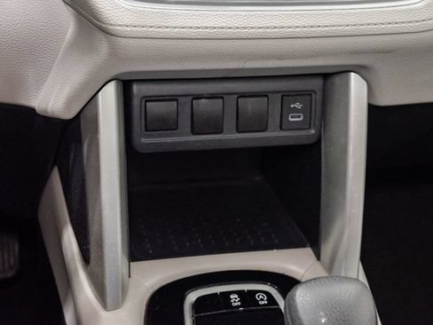 Used 2024 Toyota Corolla Cross L FWD image 19