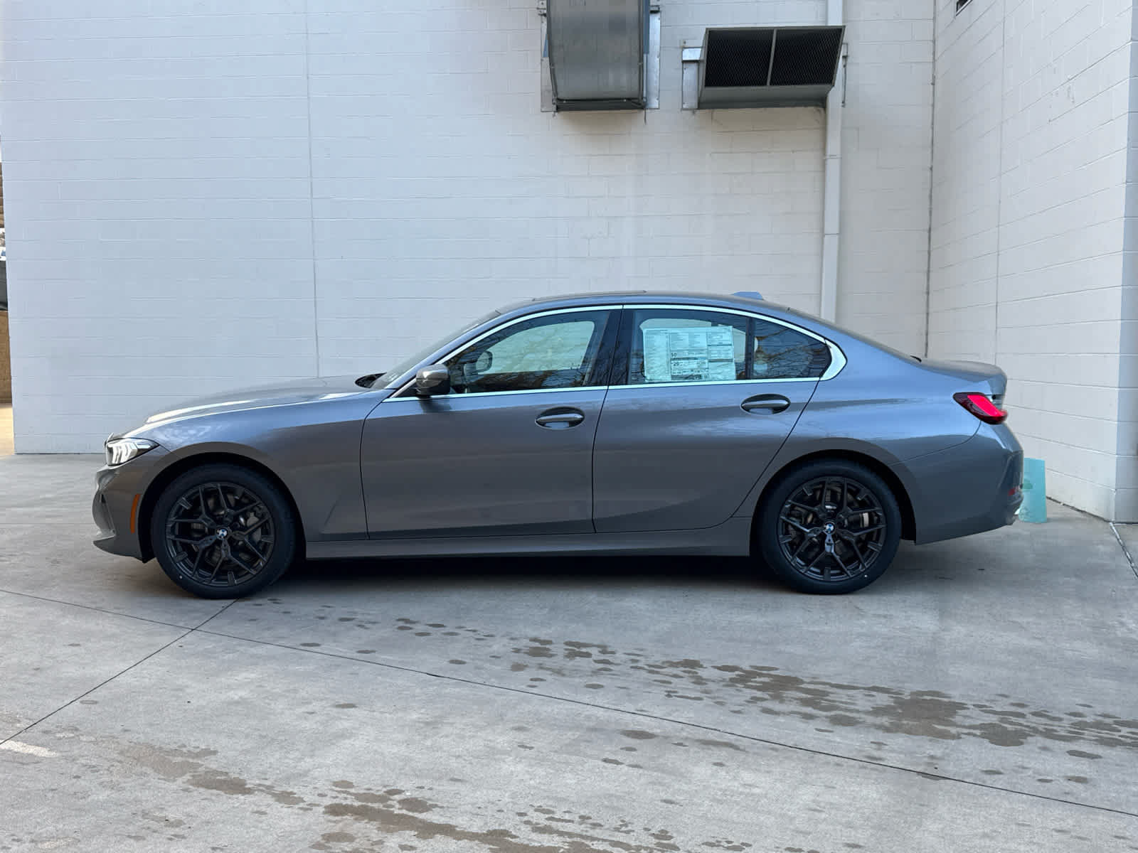 Used 2026 BMW 330i xDrive Sedan w/ Convenience Package AWD/4WD image 5