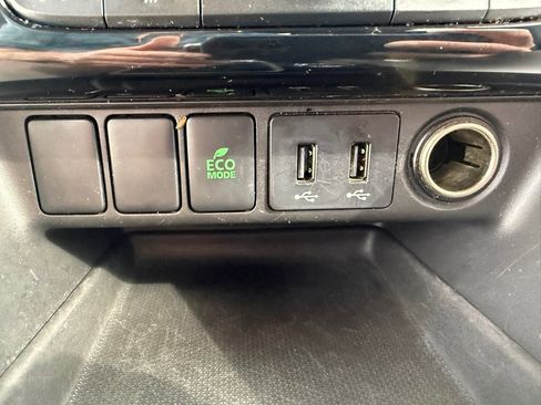 Used 2018 Mitsubishi Eclipse Cross LE image 24