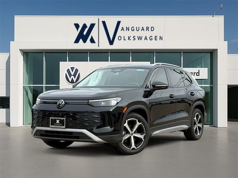 New 2026 Volkswagen Tiguan SE image 1