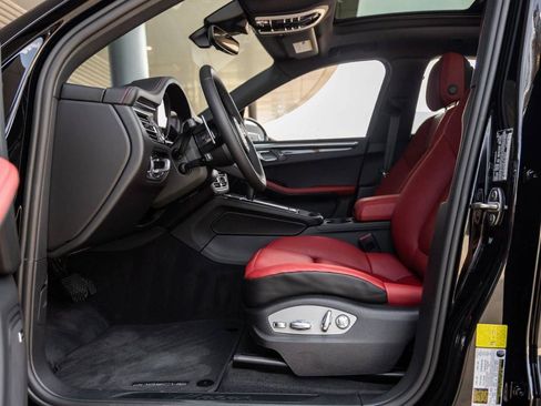 New 2025 Porsche Macan image 70