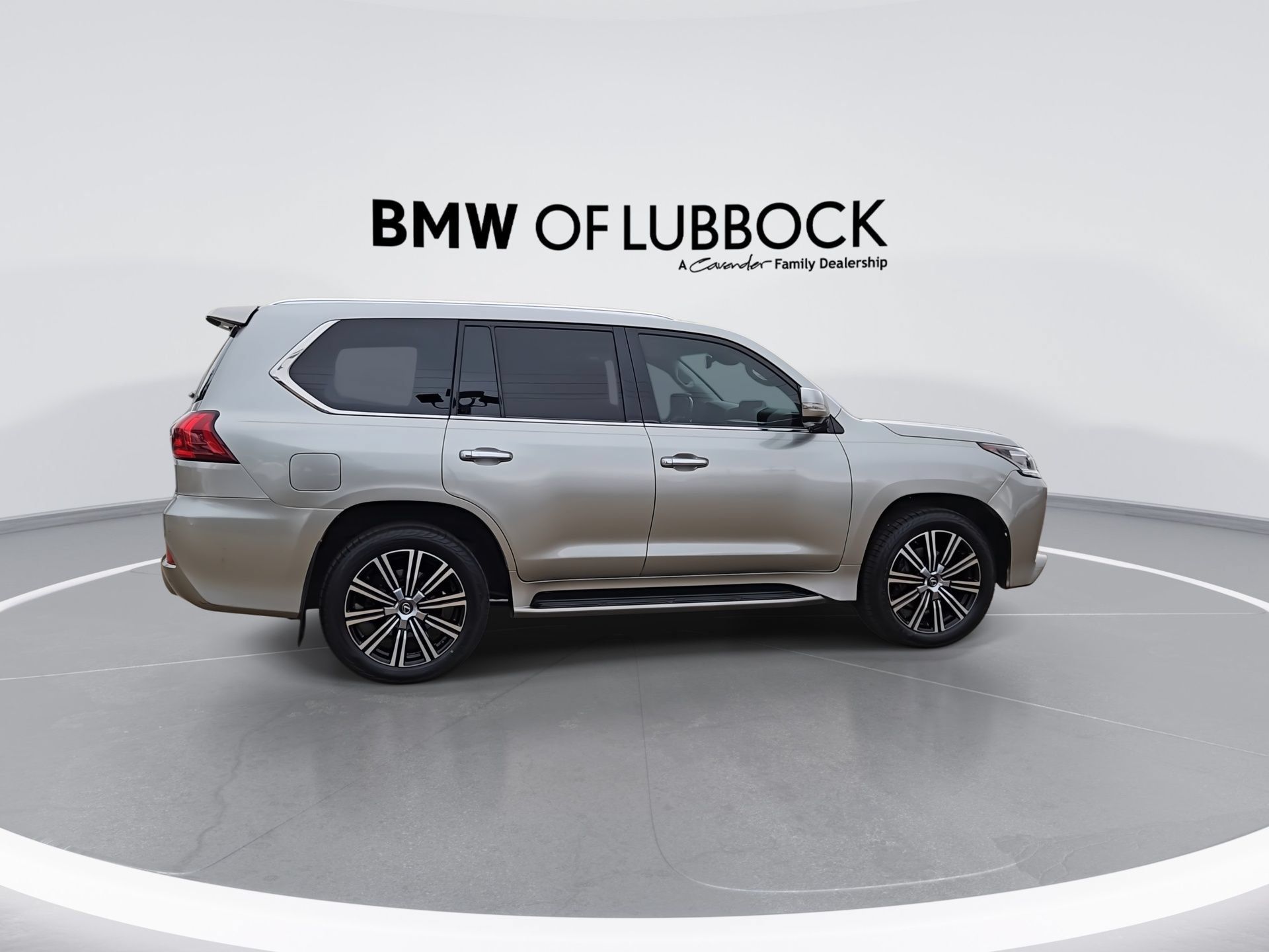 Used 2019 Lexus LX 570 4WD w/ Luxury Package image 9