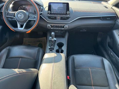 Used 2020 Nissan Altima 2.5 SR w/ Premium Package image 10