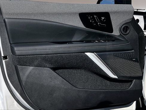 Certified 2025 Cadillac Optiq Luxury 1 image 18