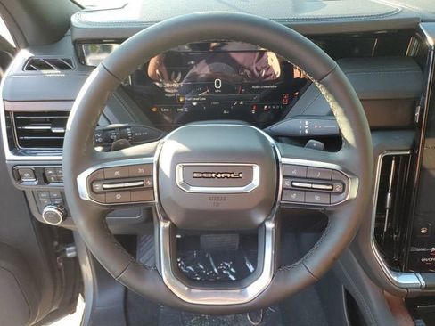 New 2025 GMC Yukon XL Denali image 21