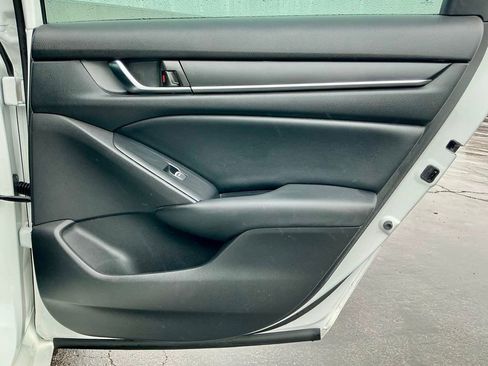 Used 2018 Honda Accord Sport image 26