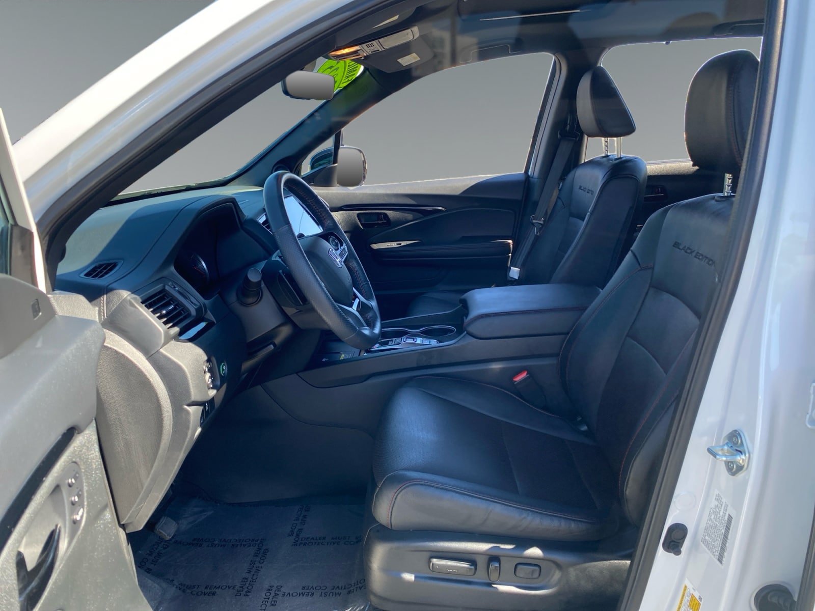 Used 2025 Honda Passport Black Edition image 9