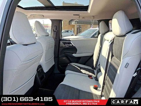 New 2025 Mitsubishi Outlander SE image 6