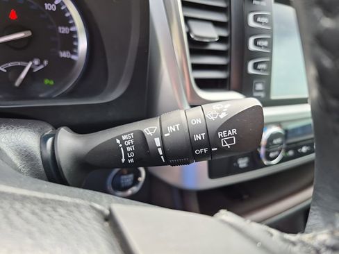 Used 2014 Toyota Highlander Limited image 37