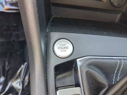 Certified 2022 Volkswagen Taos SE FWD image 31