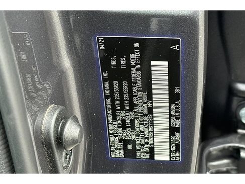 Used 2021 Toyota Highlander Limited AWD/4WD image 37