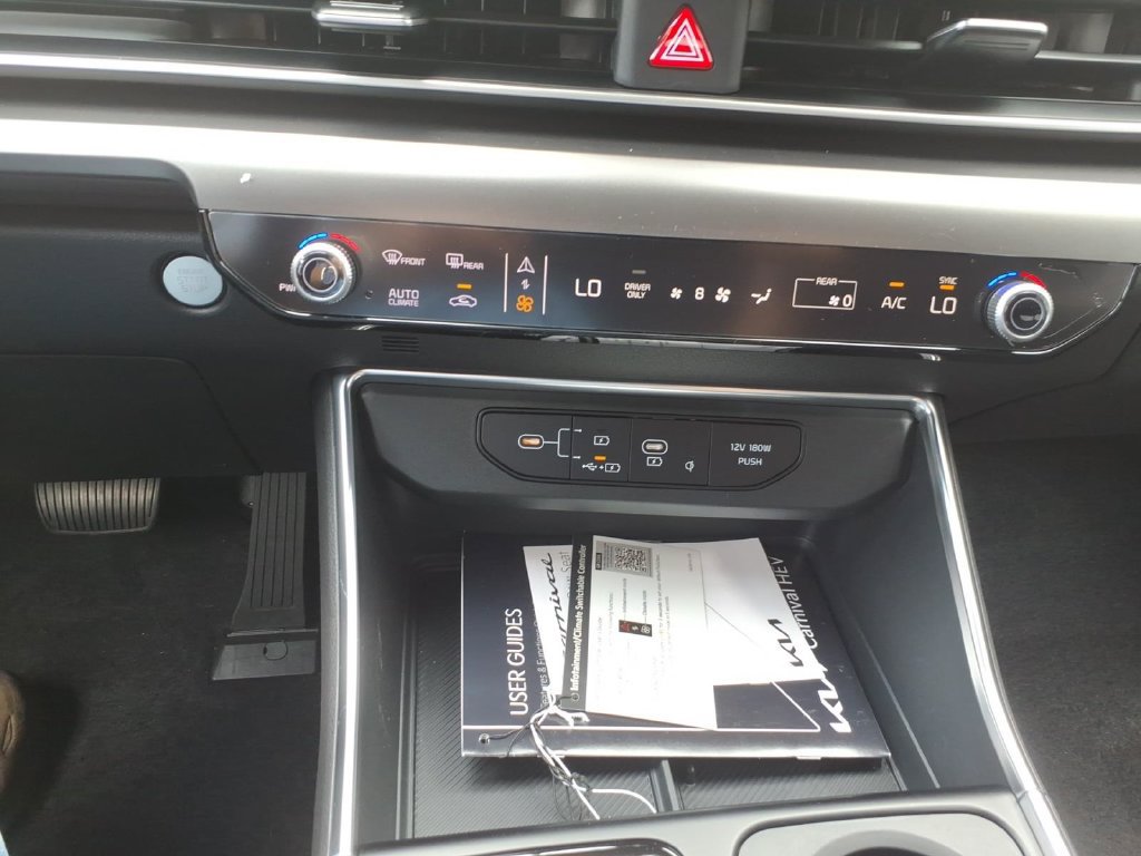 New 2027 Kia Carnival EX FWD image 16