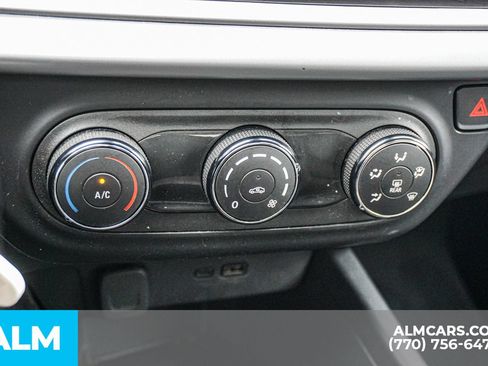 Used 2024 Chevrolet Trax LS FWD image 42