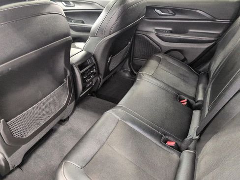 Used 2024 Jeep Grand Cherokee Altitude AWD/4WD image 21