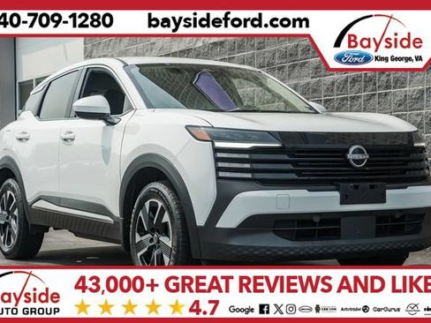 Used 2025 Nissan Kicks SV AWD/4WD image 1