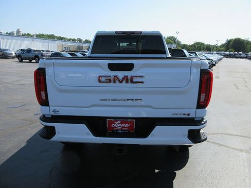 Used 2021 GMC Sierra 2500 AT4 w/ AT4 Premium Plus Package AWD/4WD image 8