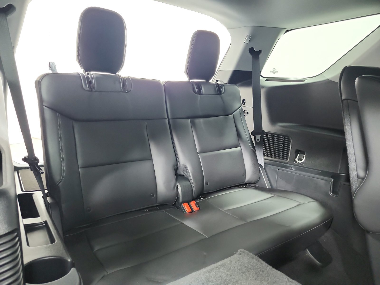 Used 2023 Ford Explorer XLT w/ Equipment Group 202A RWD image 39