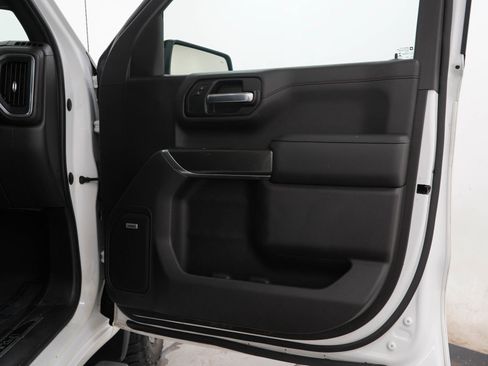 Used 2019 GMC Sierra 1500 AT4 w/ Off Road Performance Package AWD/4WD image 9