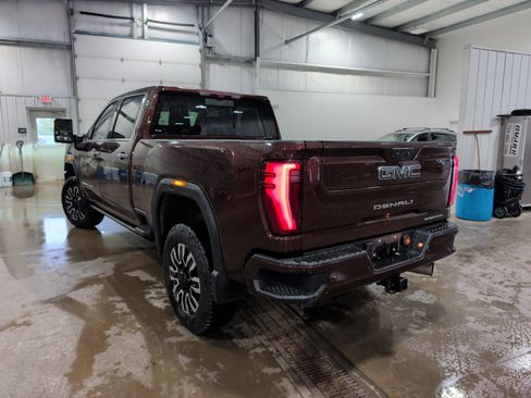 Used 2024 GMC Sierra 2500 Denali Ultimate AWD/4WD image 4