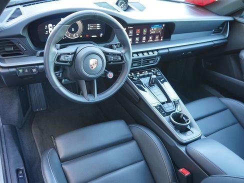 Used 2025 Porsche 911 Carrera image 13