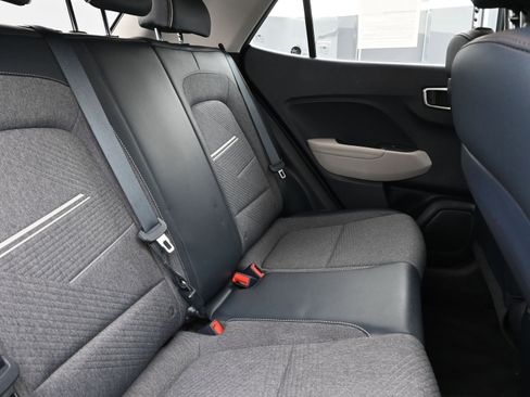 Used 2023 Hyundai Venue Limited w/ Cargo Package image 24