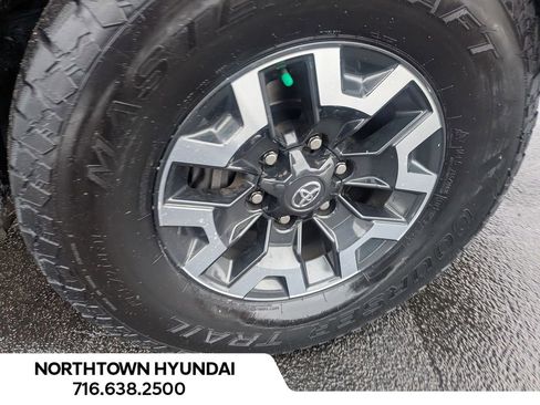 Used 2023 Toyota Tacoma TRD Off-Road image 44
