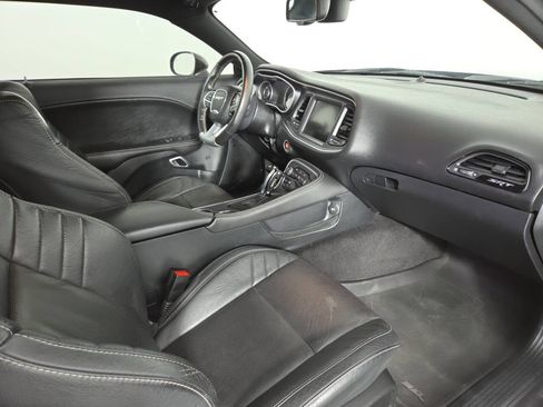Used 2016 Dodge Challenger SRT w/ Technology Group RWD image 23
