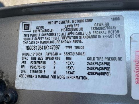 Used 2001 Chevrolet S10 Pickup LS w/ Preferred Equipment Group image 38