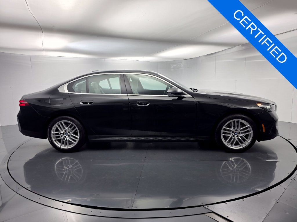 Certified 2024 BMW 530i w/ Convenience Package RWD image 3